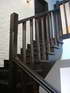 Разворотная деревянная лестница с забежными ступенями