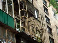 Остекление и вынос балкона по полу