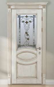 Двери остеклённые из массива